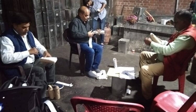 badaun-big-raid-on-ghee-businessman