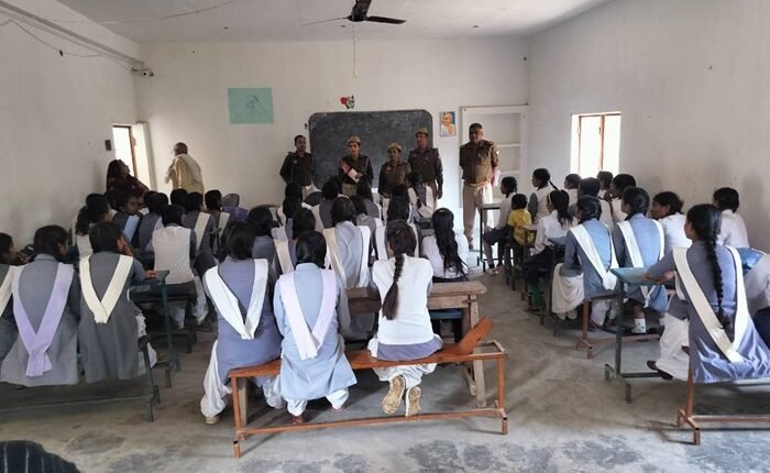 Mirzapur Police created awareness by visiting schools/college under Mission Shakti Abhiyan Phase-4.0
