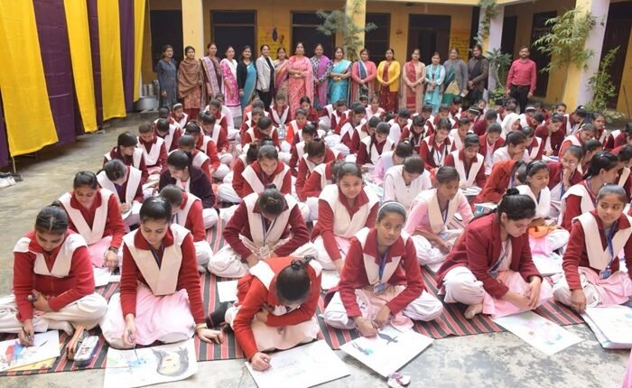 D.D. Aaradhya Art organized art competition in Kabadi Girls Inter College