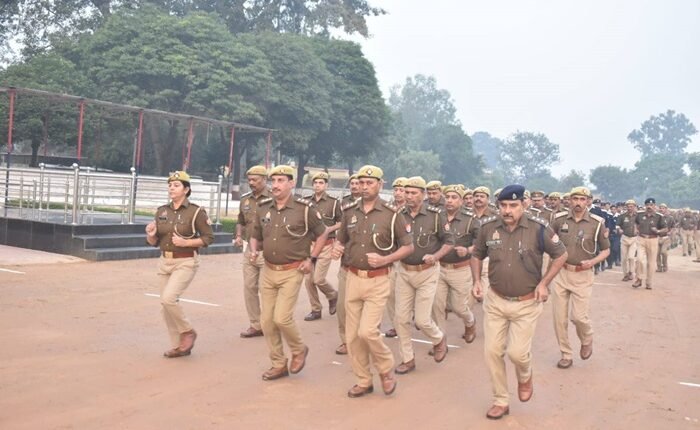 Badaun: District Senior Superintendent of Police inspected the parade on Friday