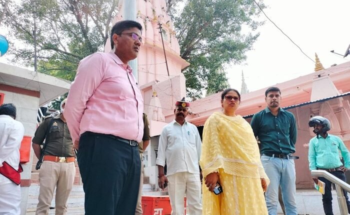 Mirzapur: District Magistrate inspected the arrangements at Bariyaghat Ghat to ensure safe completion of Dala Chhath festival.