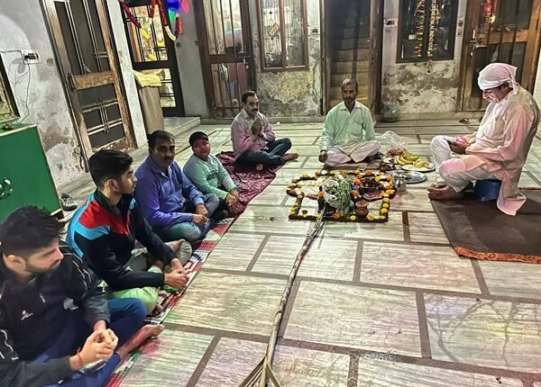 Meeranpur: Annakoot Prasad offered to Lord Govardhan