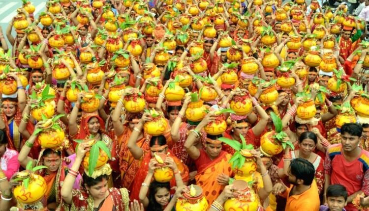 Sri Sri Mahalakshmi Mahayagya and Satsang started in Secunderabad, Kalash Yatra will be taken out in the city before the Yagya.