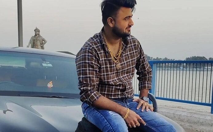 Passion for cricket made him a career, know the story of YouTuber Somesh Thackeray