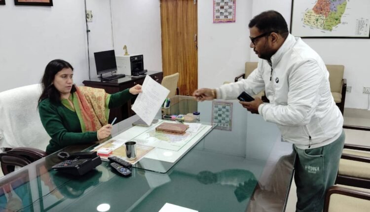 Yuva Manch organization submitted a memorandum regarding women's hospital problems