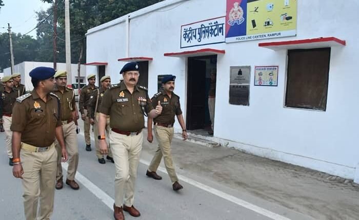Rampur Superintendent of Police inspected the police line by taking the parade salute