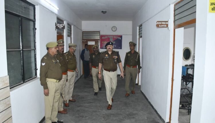 Rampur Superintendent of Police conducted surprise inspection of the control room.