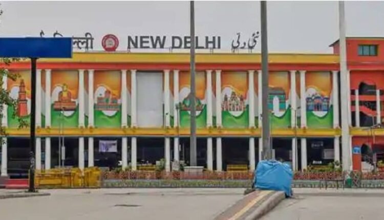 Passengers are also being affected by the weather, due to dense fog many flights and trains are delayed, check list