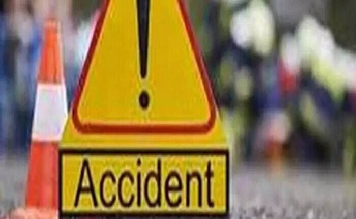 Secunderabad: Bike riding teacher dies in road accident