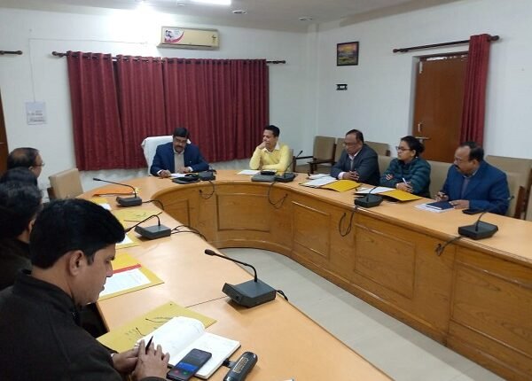 Badaun: Awareness should be made about Ayurveda knowledge: DM Manoj Kumar