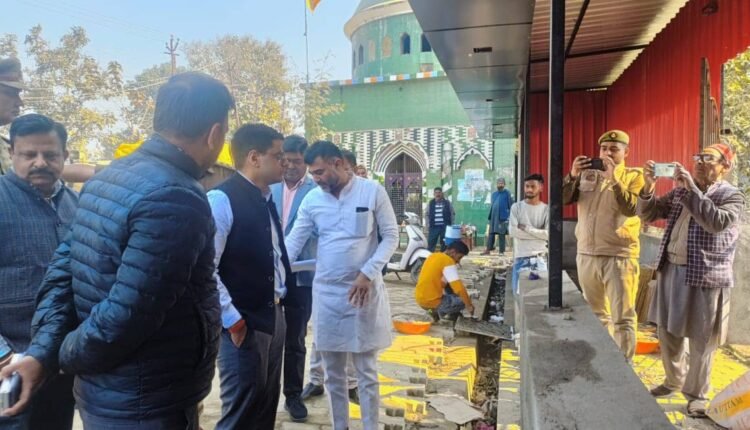 Rampur: District Magistrate inspected PM Swanidhi corridor