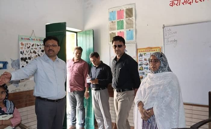 Chief Development Officer inspected the booths built in schools