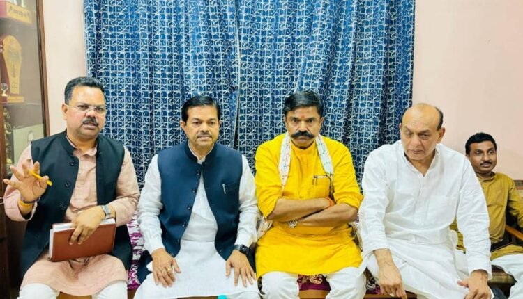 Lok Sabha candidate Durvijay Shakya will come to Badaun on March 28.