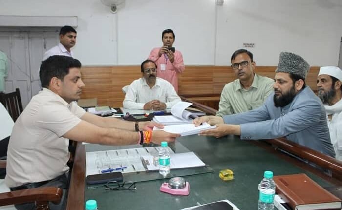 Story idea from Rampur: There is a rift in SP, two candidates contest the elections