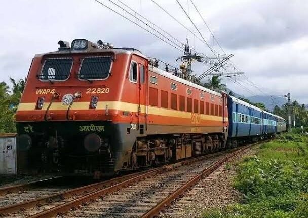 If not necessary, postpone your plans to go to Amritsar and Jammu now, trains getting delayed by hours due to farmers' strike