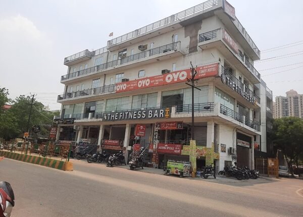 GDA officials are kind to the builders in K1 Pratap Vihar, area of John 4 of Ghaziabad GDA.