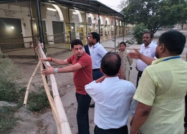 District Election Officer Joginder Singh inspected the new Mandi complex Rampur in connection with the preparations for the counting of votes on June 4