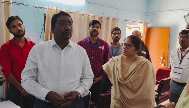 Mirzapur General Observer reached the district and inspected the nomination room and election control room.