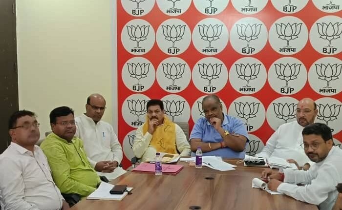 BJP Uttar Pradesh State Vice President Shri Manvendra Singh and Shri Ram Singh Pradhan reached Rampur to review the 2024 Lok Sabha elections