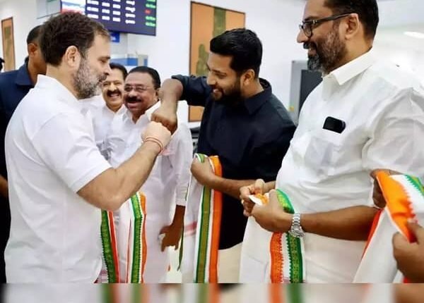 Congress leader Rahul Gandhi holds road show in Kerala