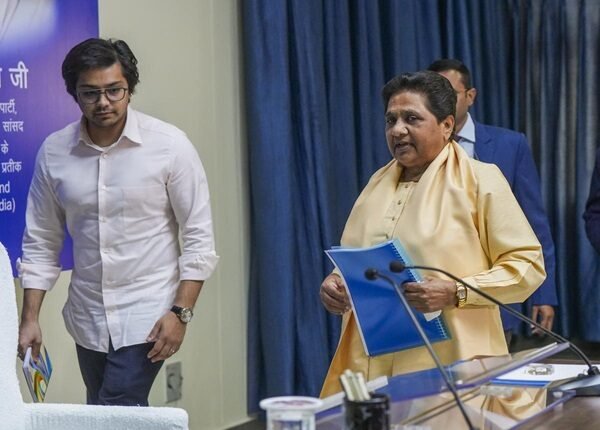 Mayawati again declared nephew Akash Anand as successor