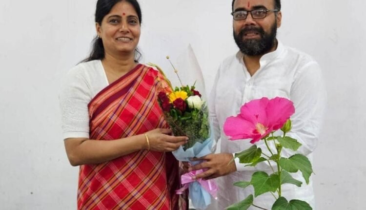 Anupriya ji's real companions are Mirzapur's businessmen and Vaishya community voters: E. Vivek Baranwal