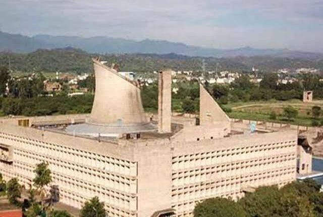 Assembly elections in Haryana have raised the hope of getting a house of one's own, the government is looking for land to build flats