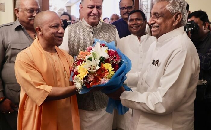 Chief Minister Yogi congratulated the newly appointed Leader of Opposition Mata Prasad Pandey
