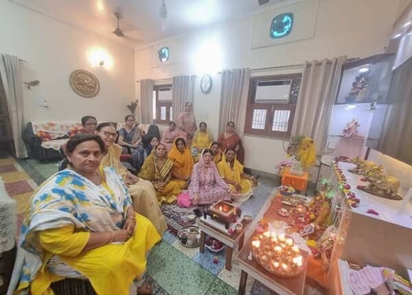 Tribute offered at the feet of Guru Satta