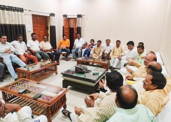 Bharatiya Janata Party Rampur district in-charge Chaudhary Raja Verma called a special meeting