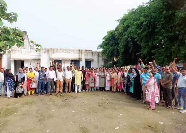 Primary Teachers' Union launched signature campaign