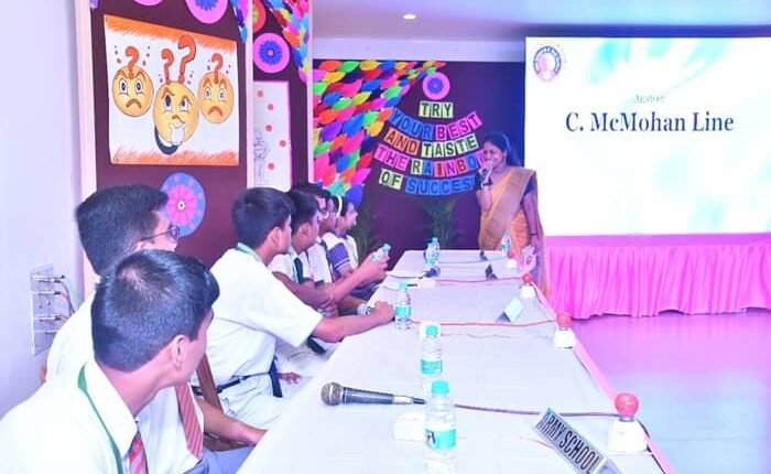 The students of Bloomingdale School displayed their talent and intelligence by participating in the 'Quiz' organized in Bareilly