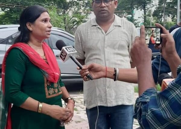 Film director Sanoj Mishra's wife Dyuti Mishra reached Gomti Nagar police station in Lucknow to file an FIR over his disappearance