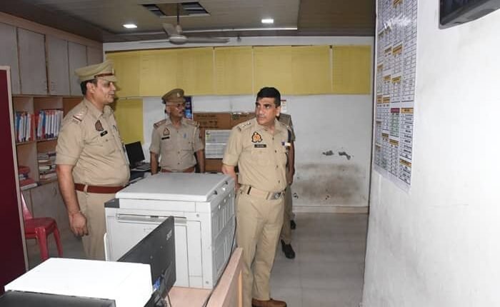 Superintendent of Police did a surprise inspection of Bilaspur Police Station, gave instructions to the station in-charge