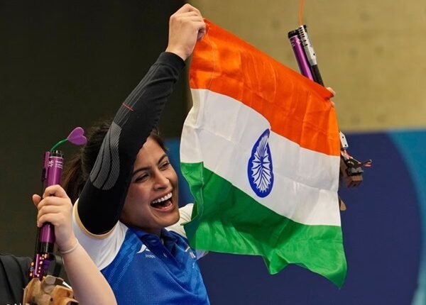 Manu Bhaker, the Indian women's winner of Paris Olympics, paid obeisance at Sachkhand Sri Harmandir Sahib