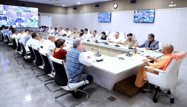 Uttar Pradesh: CM Yogi gave strict instructions to field officers