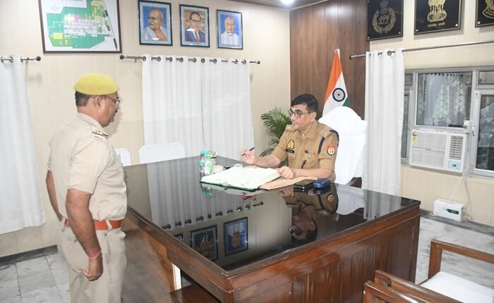Rampur: Additional Superintendent of Police held a meeting with police personnel, gave necessary instructions