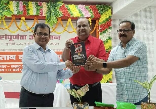 Donating knowledge and donating books is the greatest donation: Shrikant Shastri