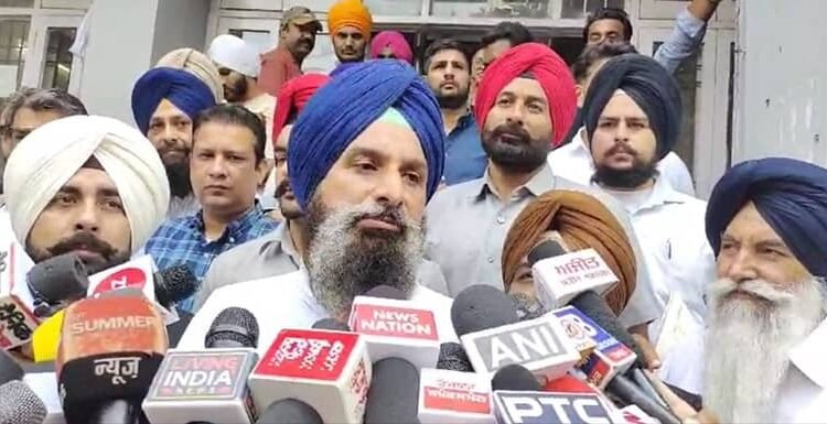 Former cabinet minister Bikram Majithia appeared in court in defamation case