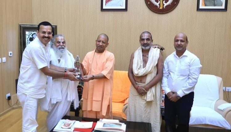 Invitation for Nandigram festival handed over after meeting Chief Minister Yogi
