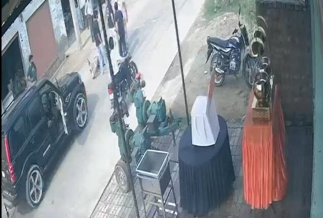 Open hooliganism in Kotla Doom village of Rajasansi district of Amritsar, attempt to shoot polling agent during Panchayat elections