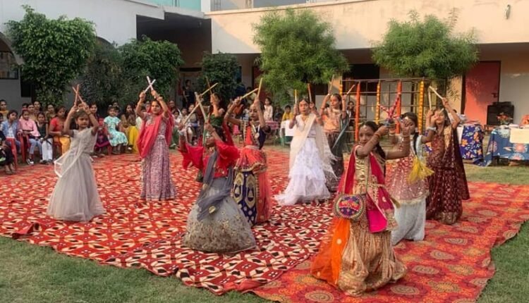 Govindpuri: Diwali fest organized grandly at Vivekanand Academy