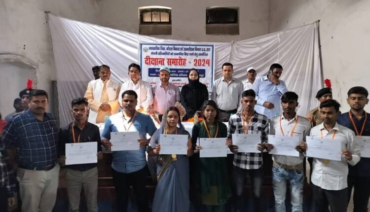 Meritorious students were honored at the convocation ceremony