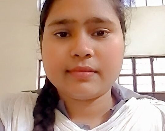 Jyoti Sagar, a student of "Sanskrit Department" of Das College received a gold medal