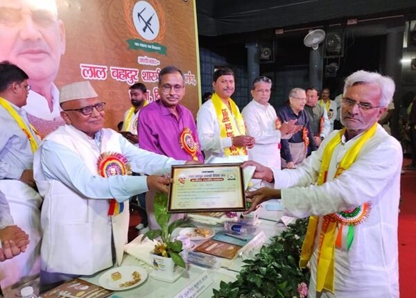 Kamal Nayan Srivastava received the Bharat Ratna Lal Bahadur Shastri Award