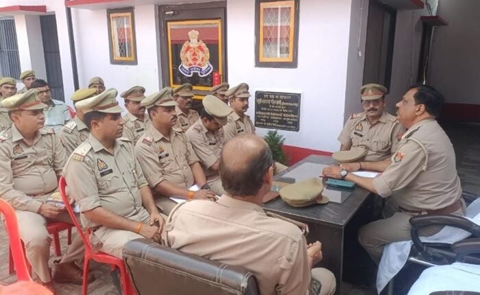 Pawan Kumar Sharma took charge of Thana Ganj, held a meeting with the inspector and constables