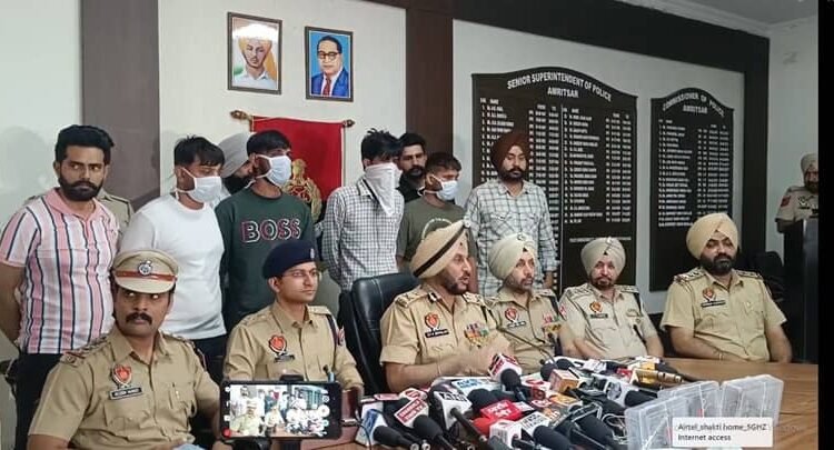 Amritsar Police arrested three drug smugglers linked to Pakistan, seized 5 kg heroin and drug money worth lakhs