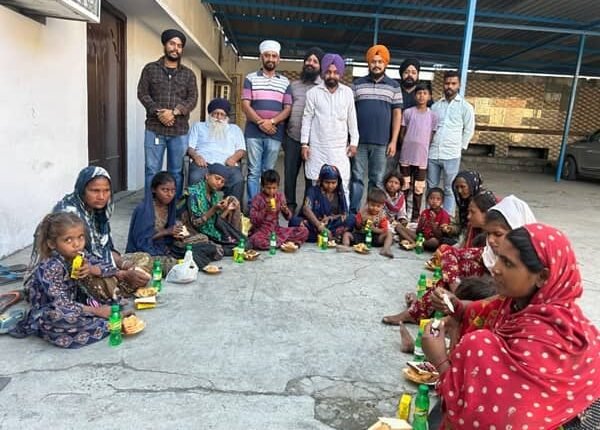 Veer Khalsa Seva Samiti distributed happiness among the poor