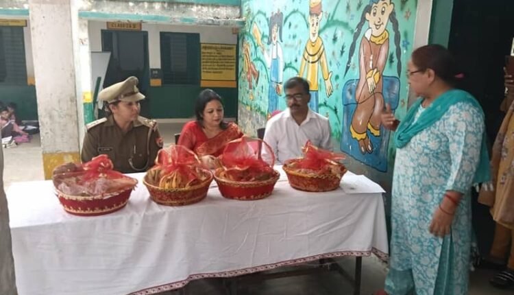 Ensure resolution of women's problems by conducting public hearings; women should not tolerate any kind of atrocities against them