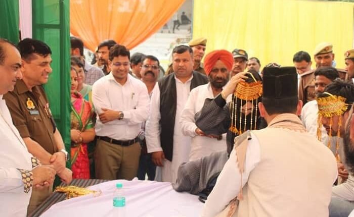 Under the Chief Minister's mass marriage scheme, 1650 couples were married in the Gandhi Stadium complex